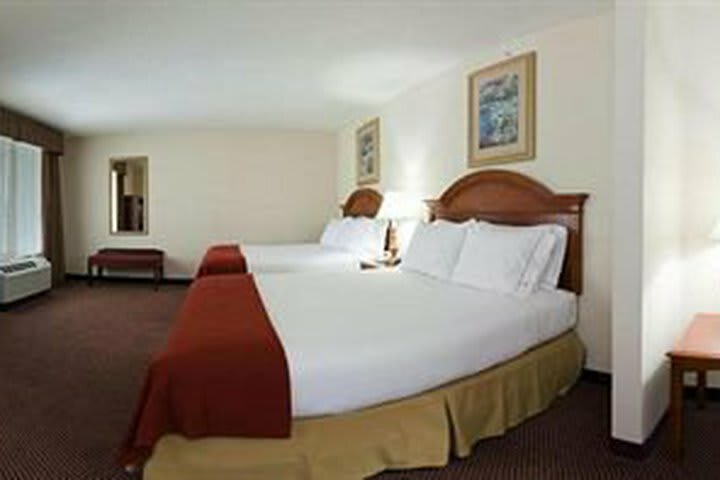 Holiday Inn Express Hotel And Suites Harrington - Dover Area