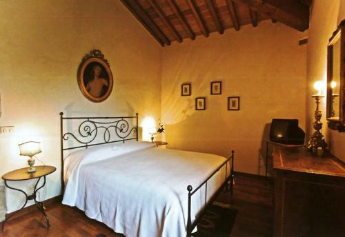 Castel Focognano Villa Sleeps 9 Pool Wifi