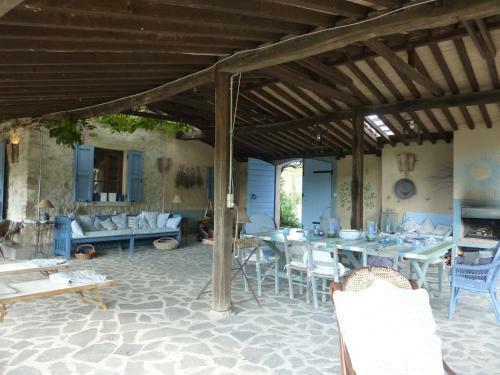 Castellina Marittima Villa Sleeps 10 Pool Wifi