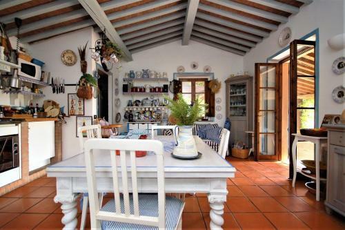 Castellina Marittima Villa Sleeps 10 Pool Wifi