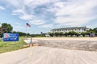 Motel 6 Menomonie