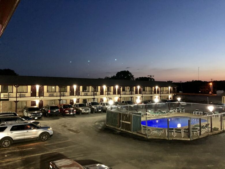 Motel Inn At Mexia