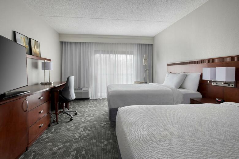 Hotel Courtyard Lincroft Red Bank
