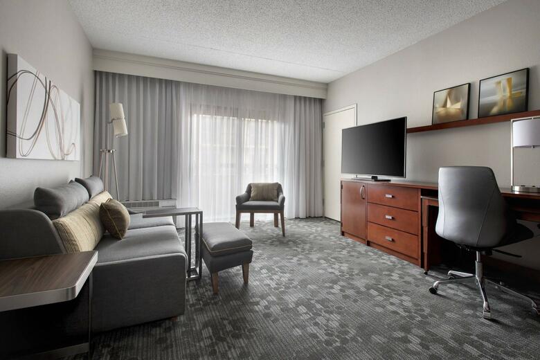 Hotel Courtyard Lincroft Red Bank