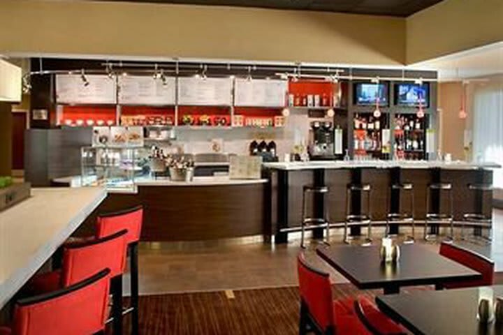 Hotel Courtyard Lincroft Red Bank