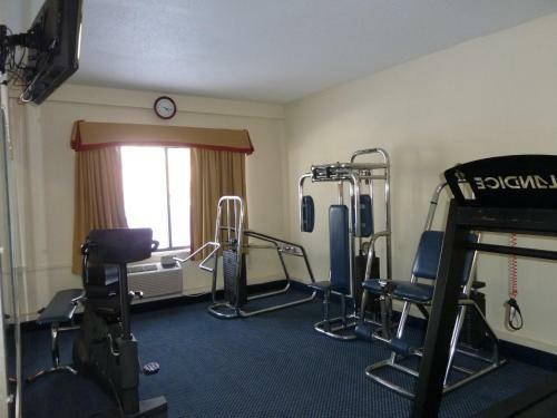Hotel Katahdin Inn & Suites