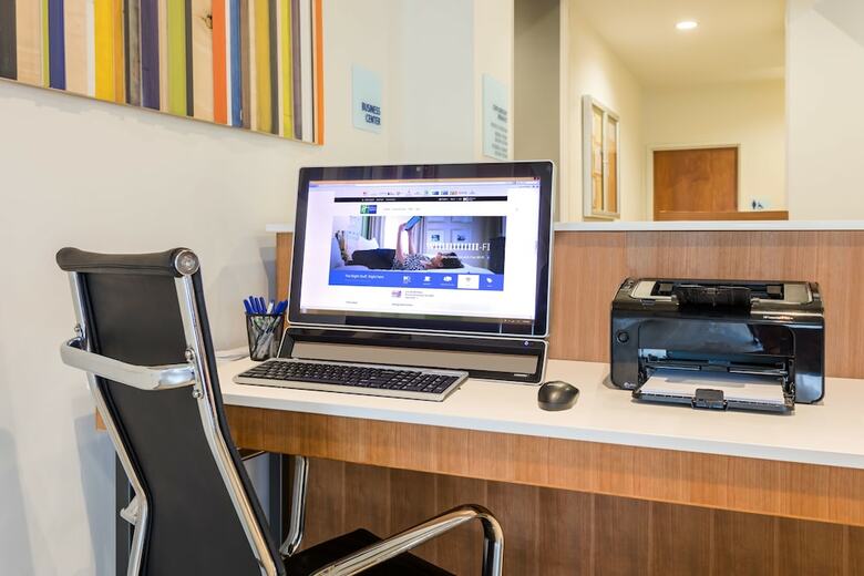 Holiday Inn Express Hotel & Suites Bremen
