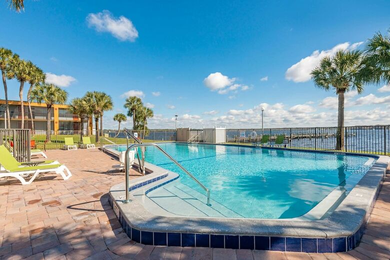 Hotel Quality Inn And Suites Riverfront