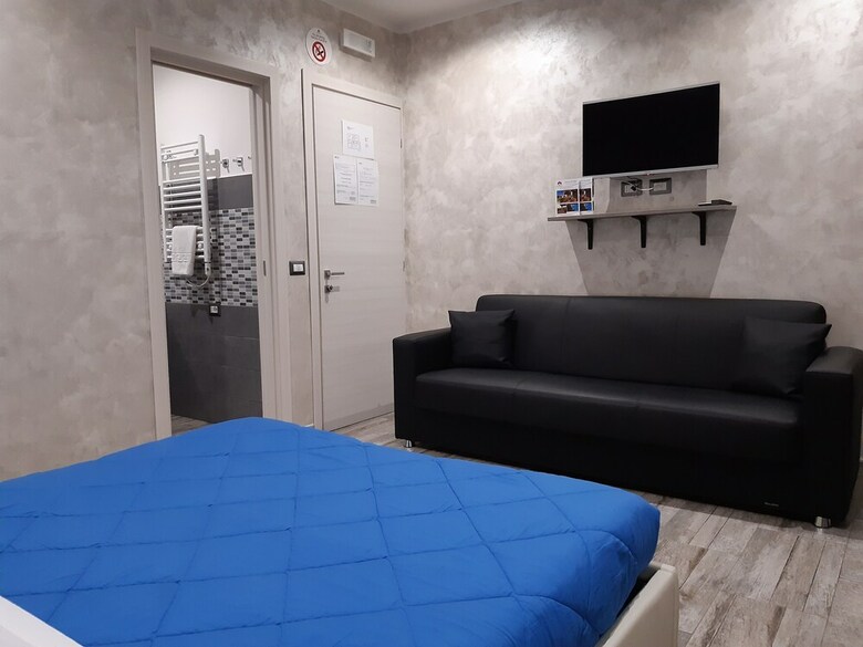 Hostal Apple Rooms Rome Airport