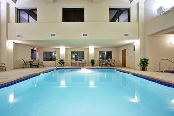 Holiday Inn Express Hotel & Suites Lewisburg