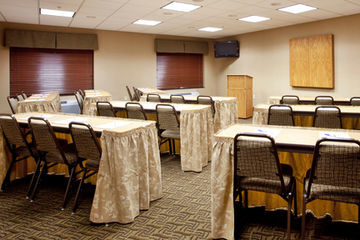Holiday Inn Express Hotel & Suites Lewisburg