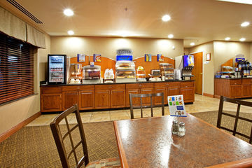 Holiday Inn Express Hotel & Suites Lewisburg