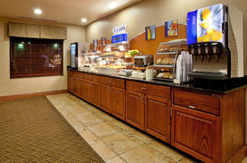 Holiday Inn Express Hotel & Suites Lewisburg
