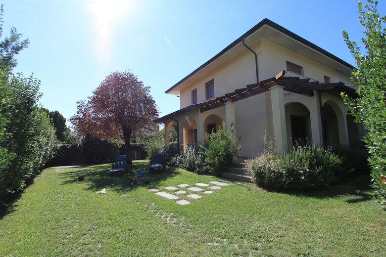 Villa Dina