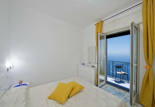 Furore Apartment Sleeps 4