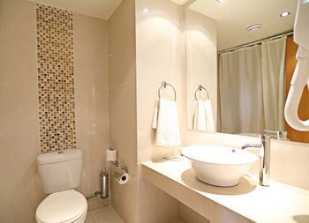 Anastasia Hotel(.)