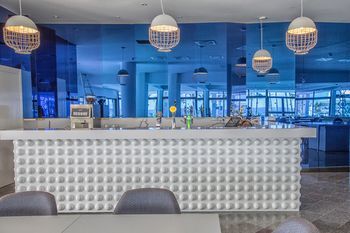 Anastasia Hotel(.)