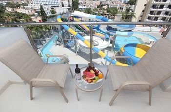 Anastasia Hotel(.)