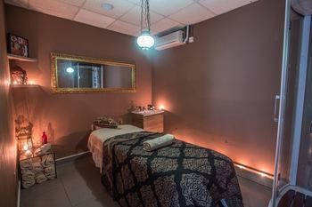 Anastasia Hotel(.)