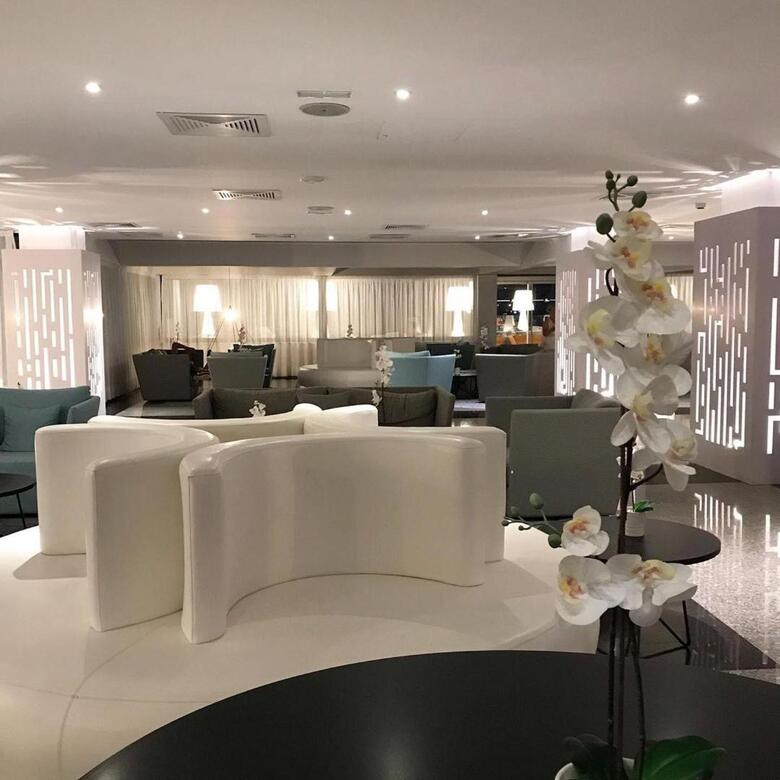 Hotel Odessa(.)
