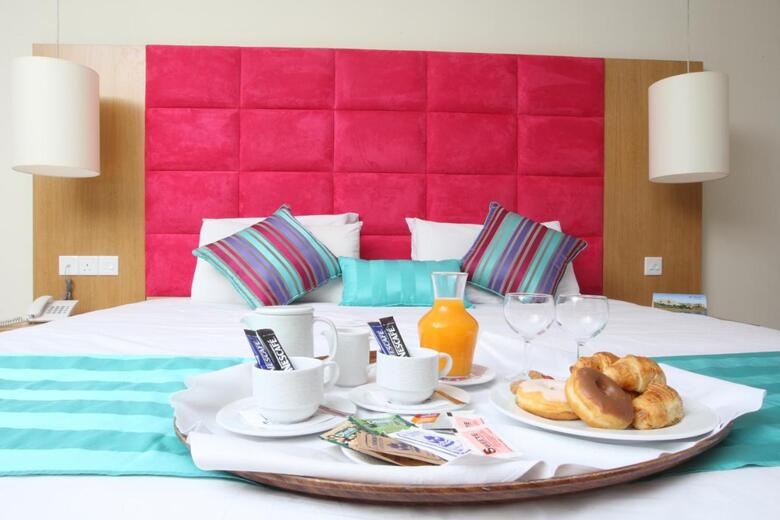 Hotel Odessa(.)