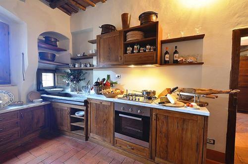 Vertine Villa Sleeps 8 Pool Air Con