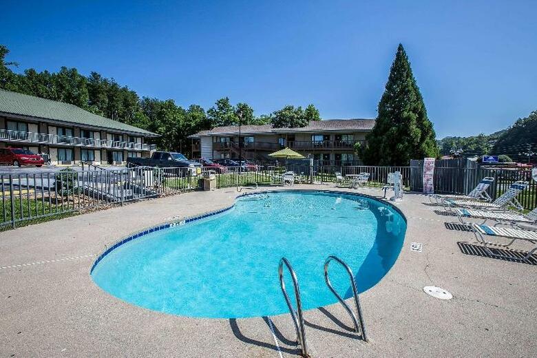 Hotel Quality Inn & Suites Mount Chalet
