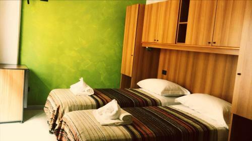 Hotel Antares Garn�