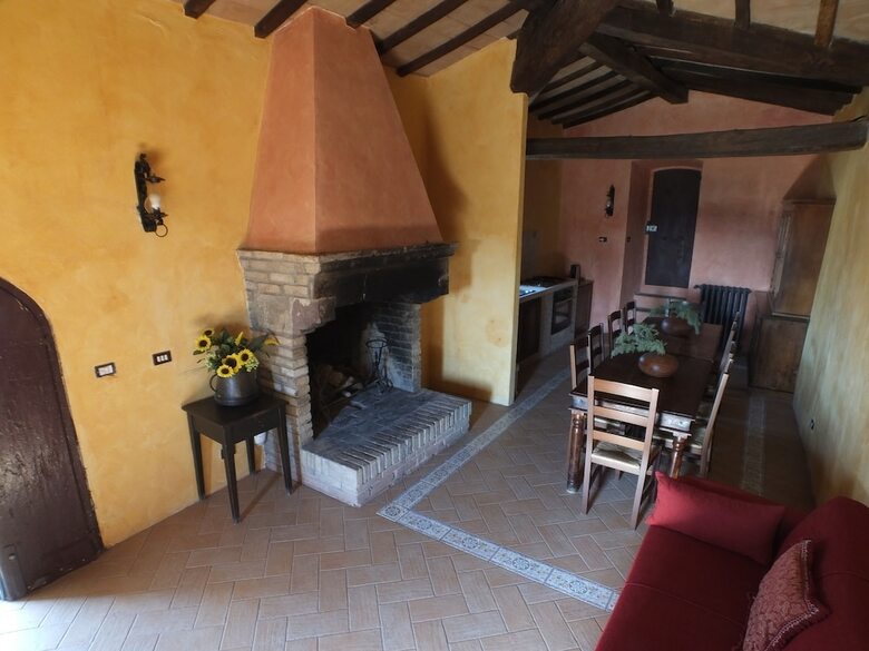 Agroturismo Castello Di Giomici