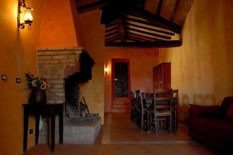 Agroturismo Castello Di Giomici