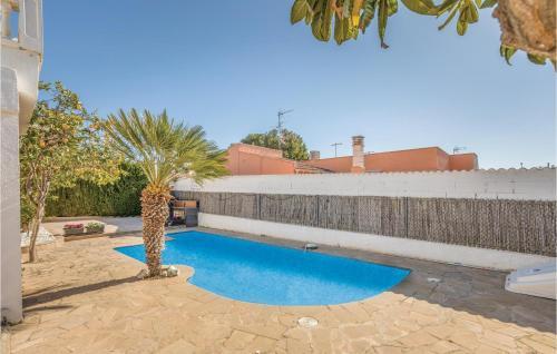 Six-bedroom Holiday Home In Calafat