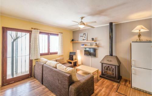 Six-bedroom Holiday Home In Calafat