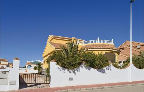 Three-bedroom House In Camposol