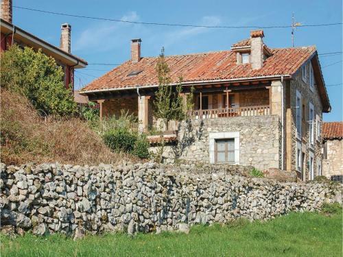 Three-bedroom Holiday Home In Cabrales
