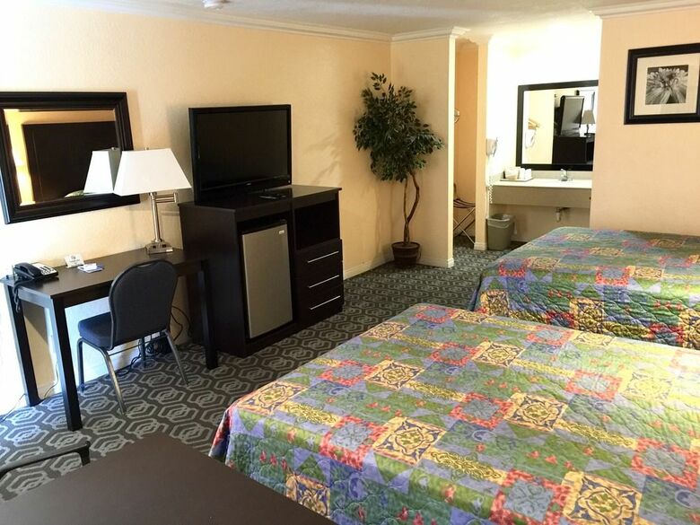 Hotel Rodeway Inn & Suites Colton