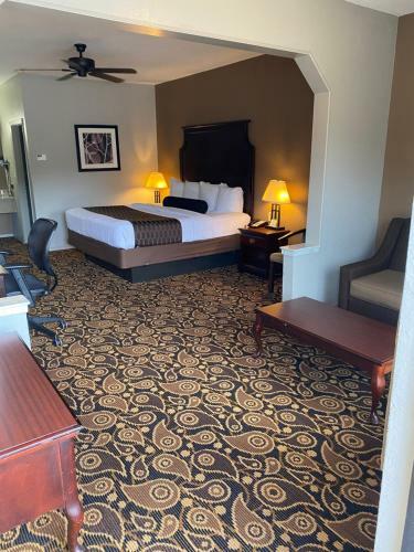 Motel Mockingbird Inn & Suites