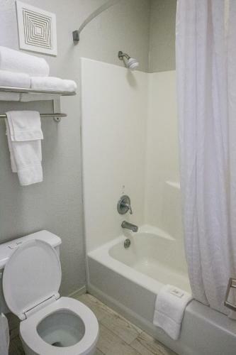Motel Mockingbird Inn & Suites