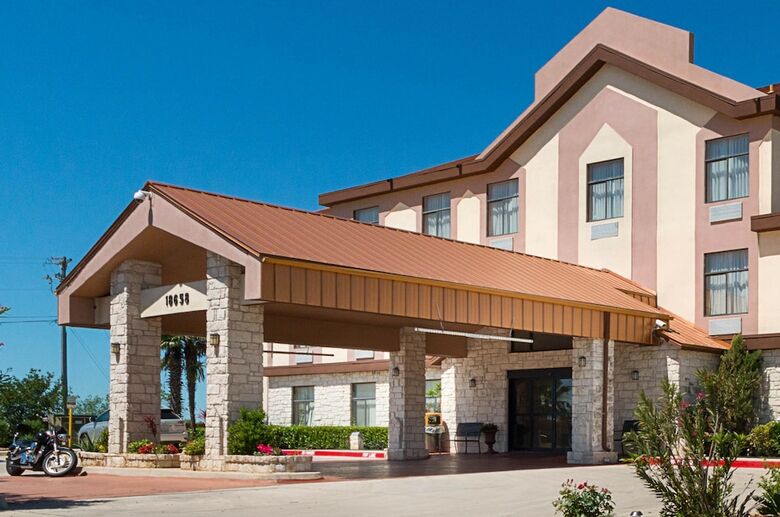 Hotel Quality Inn And Suites