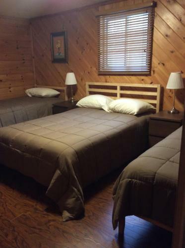 Hotel Madawaska Lodge