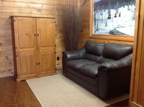 Hotel Madawaska Lodge