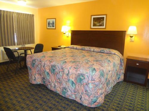 Hotel Antlers Inn