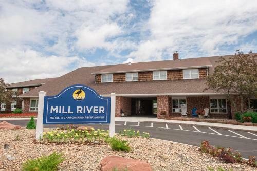 Hotel Mill River Resort