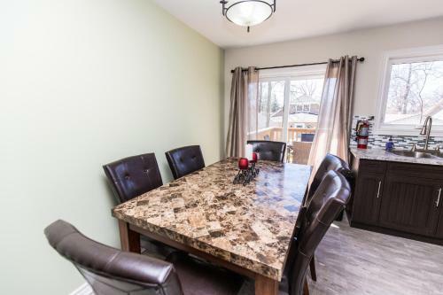 Crystal Beach Executive Cottage