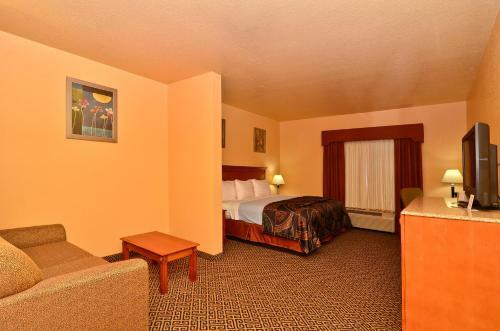 Hotel Hiway Inn Express Of Broken Bow