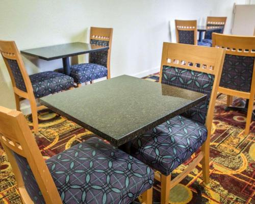 Hotel Rodeway Inn & Suites Plymouth