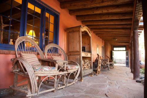 Adobe And Pines Inn Bed And Breakfast