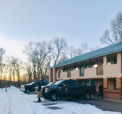 Motel El Meson Lodge