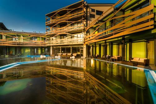 Hotel Galeria Thermal Be?e?ov�