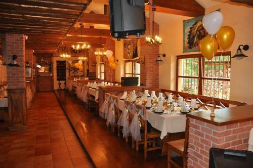 Posada Country Saloon Bel�