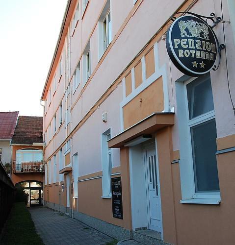 Hostal Penzion Rotunda